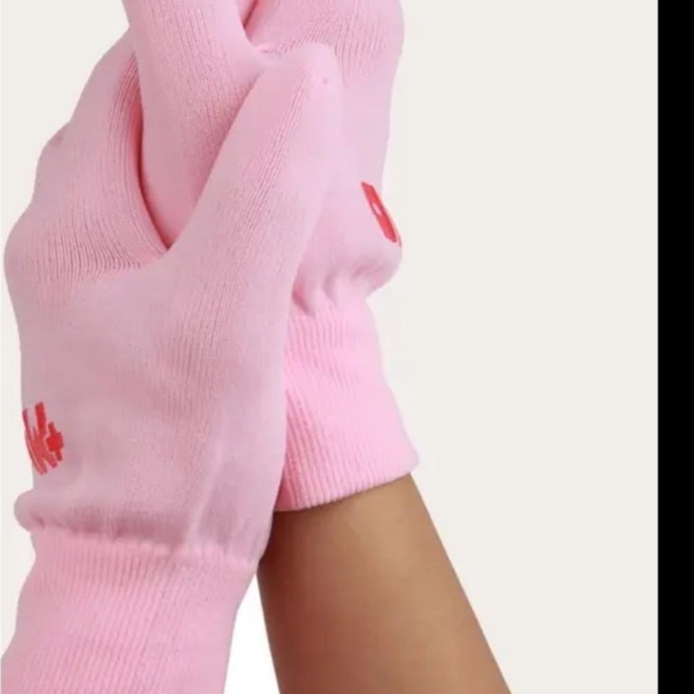 Pink Gel Spa Moisturizing Gloves Dry Hand Treatment Essential Oils
